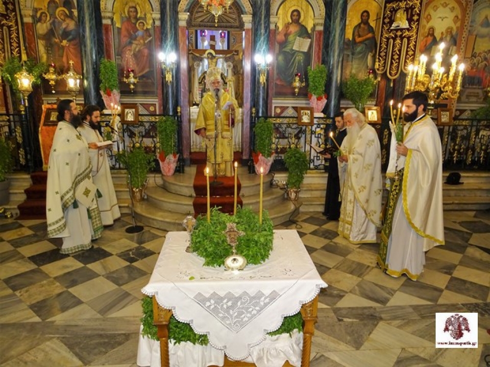 &Eta; Ύ&psi;&omega;&sigma;&eta; &tau;&omicron;&upsilon; &Tau;&iota;&mu;ί&omicron;&upsilon; &Sigma;&tau;&alpha;&upsilon;&rho;&omicron;ύ &sigma;&tau;&eta; &Mu;&eta;&tau;&rho;ό&pi;&omicron;&lambda;&eta; &Sigma;&pi;ά&rho;&tau;&eta;&sigmaf;