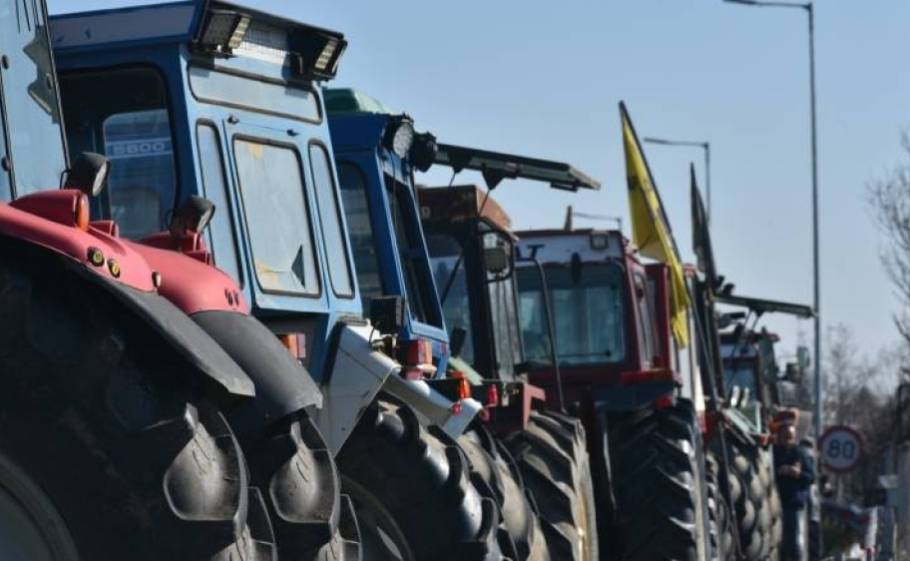 Γιορτές όχι με… έλκηθρα, αλλά τρακτέρ και μπλόκα;