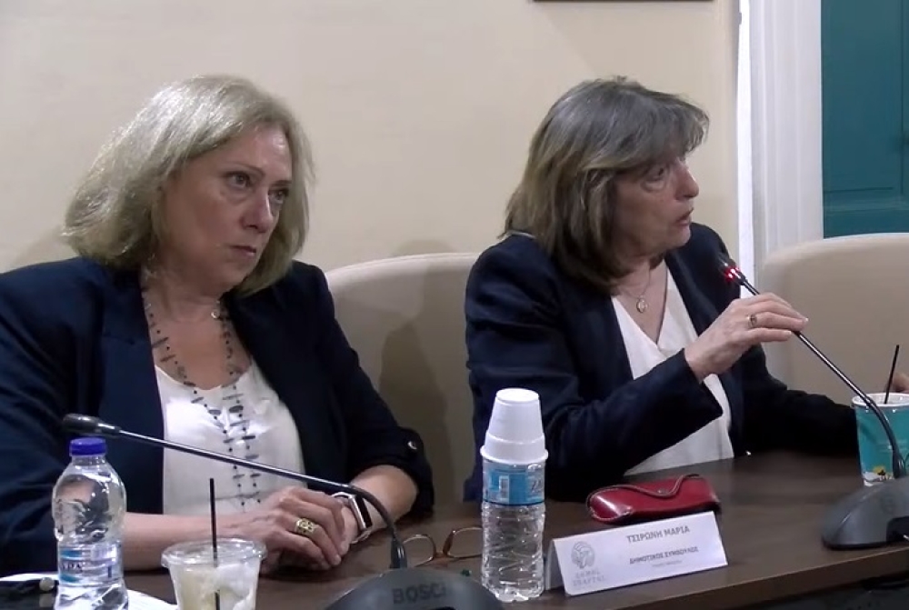 &laquo;&Sigma;&pi;ά&rho;&tau;&eta; &Mu;&pi;&rho;&omicron;&sigma;&tau;ά&raquo;: &laquo;&Kappa;ύ&rho;&iota;&epsilon; &delta;ή&mu;&alpha;&rho;&chi;&epsilon; &alpha;&pi;ό &pi;&omicron;ύ &alpha;&nu;&tau;&lambda;&epsilon;ί &alpha;&upsilon;&tau;ή &tau;&eta;&nu; &epsilon;&xi;&omicron;&upsilon;&sigma;ί&alpha; &omicron; &kappa;. &Rho;&epsilon;&sigma;&tau;έ&mu;&eta;&sigmaf;;&raquo;