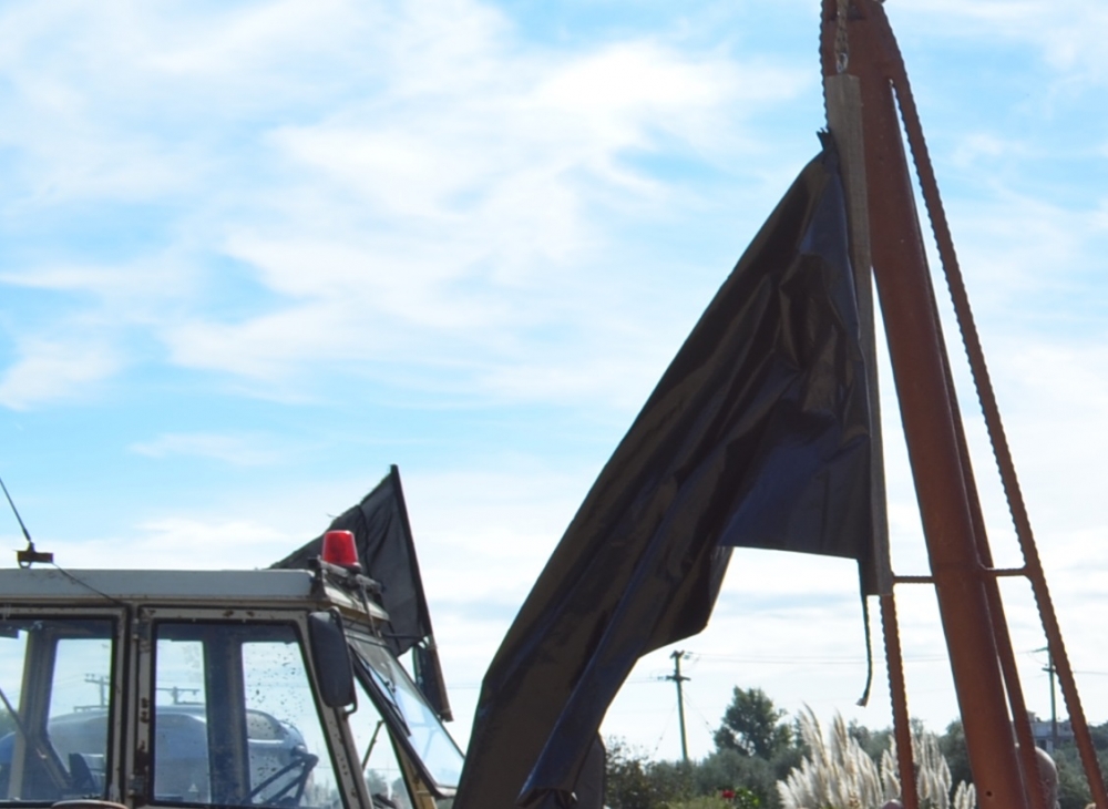 &Epsilon;&pi;ί &pi;&omicron;&delta;ό&sigmaf; &omicron;&iota; &alpha;&gamma;&rho;ό&tau;&epsilon;&sigmaf; &kappa;&alpha;&iota; &sigma;&tau;&eta; &Lambda;&alpha;&kappa;&omega;&nu;ί&alpha;