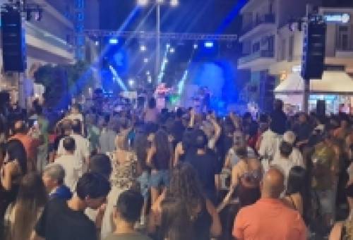 Ζωντάνια, ρυθμός και τόνωση της αγοράς στη «Λευκή Νύχτα» της Σπάρτης