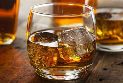 Τι πραγματικά συμβαίνει στο σώμα σας όταν κόβετε εντελώς το αλκοόλ;