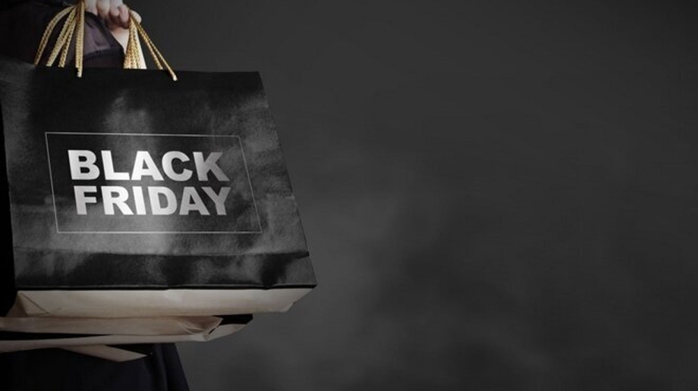 Black Friday: &Omicron;&iota; &pi;&rho;&omicron;&sigma;&delta;&omicron;&kappa;ί&epsilon;&sigmaf; &tau;&omega;&nu; &epsilon;&mu;&pi;ό&rho;&omega;&nu;