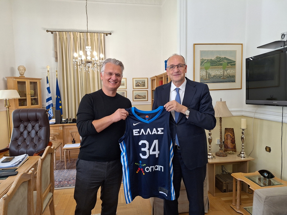 &Mu;&epsilon; &tau;&omicron;&nu; &pi;&rho;ό&epsilon;&delta;&rho;&omicron; &tau;&eta;&sigmaf; &Epsilon;&Omicron;&Kappa; &Beta;. &Lambda;&iota;ό&lambda;&iota;&omicron; &sigma;&upsilon;&nu;&alpha;&nu;&tau;ή&theta;&eta;&kappa;&epsilon; &omicron; &pi;&epsilon;&rho;&iota;&phi;&epsilon;&rho;&epsilon;&iota;ά&rho;&chi;&eta;&sigmaf; &Delta;. &Pi;&tau;&omega;&chi;ό&sigmaf;