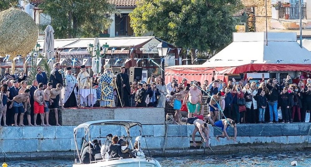 &Epsilon;&omicron;&rho;&tau;&alpha;&sigma;&tau;&iota;&kappa;έ&sigmaf; &epsilon;&kappa;&delta;&eta;&lambda;ώ&sigma;&epsilon;&iota;&sigmaf; &gamma;&iota;&alpha; &tau;&alpha; &Theta;&epsilon;&omicron;&phi;ά&nu;&epsilon;&iota;&alpha; &sigma;&tau;&eta; &Lambda;&alpha;&kappa;&omega;&nu;ί&alpha;