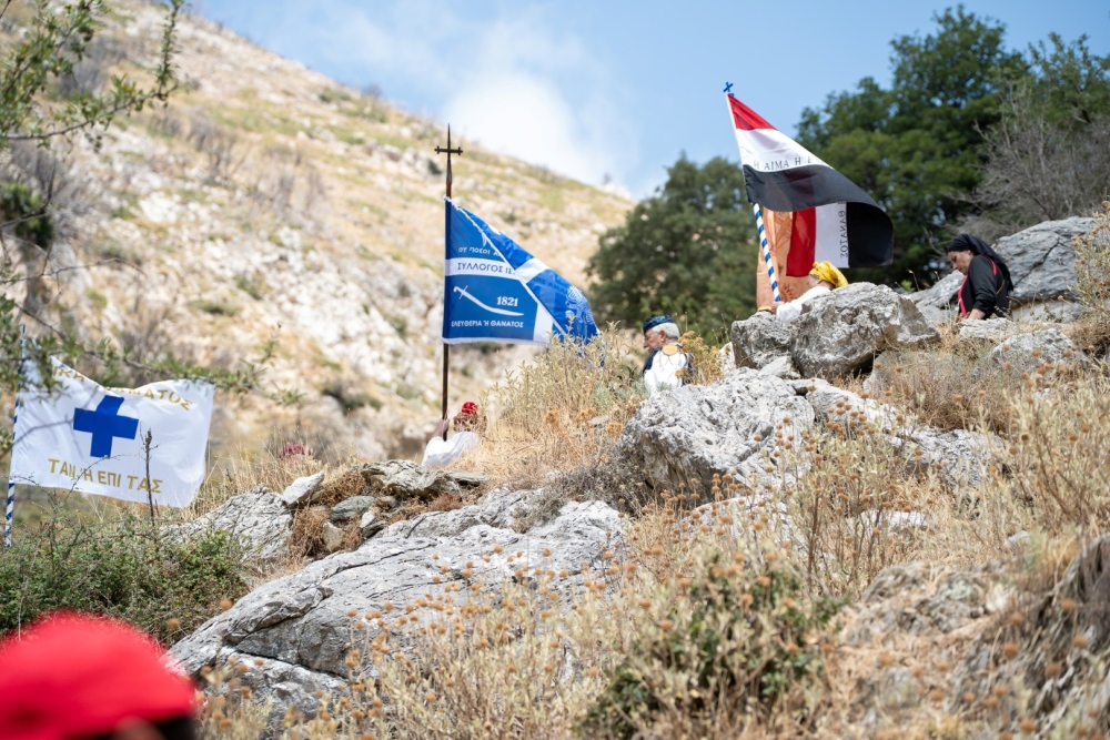 &Sigma;&tau;&omicron; &laquo;&kappa;ά&sigma;&tau;&rho;&omicron;&raquo; &tau;&omicron;&upsilon; &Pi;&omicron;&lambda;&upsilon;&alpha;&rho;ά&beta;&omicron;&upsilon;: 200 &chi;&rho;ό&nu;&iota;&alpha; &alpha;&pi;ό &tau;&eta; &Mu;ά&chi;&eta; &pi;&omicron;&upsilon; &delta;ό&xi;&alpha;&sigma;&epsilon; &tau;&eta; &Mu;ά&nu;&eta;