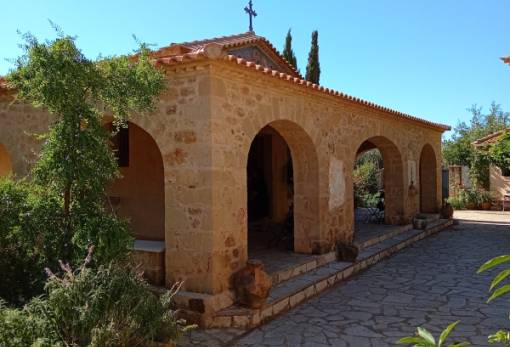 Κυριακή στο Ιερό Κάθισμα Δολών Μεσσηνιακής Μάνης