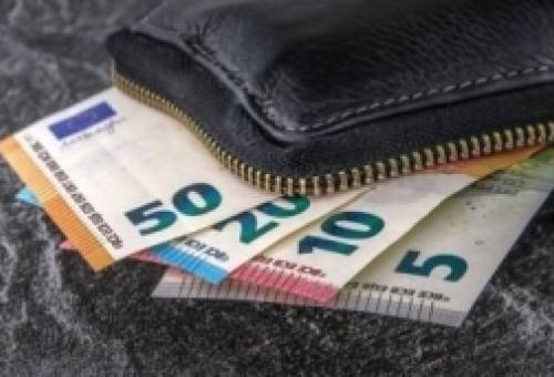 Εισόδημα: Οι αυξήσεις που έρχονται σε μισθούς και επιδόματα