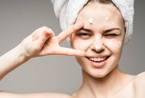 Ενυδάτωσε γρήγορα την επιδερμίδα σου με αυτούς τους τρεις τρόπους