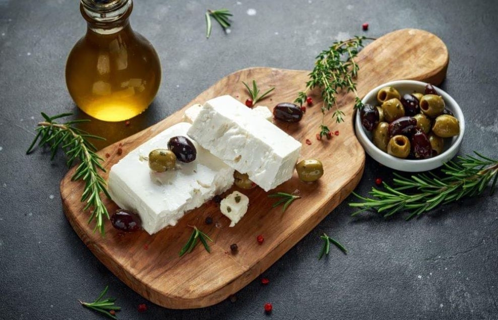 &Phi;έ&tau;&alpha; &kappa;&alpha;&iota; &epsilon;&lambda;&alpha;&iota;ό&lambda;&alpha;&delta;&omicron;: &Pi;ά&nu;&omega; &alpha;&pi;ό 2,1 &delta;&iota;&sigma;. &epsilon;&upsilon;&rho;ώ &eta; &alpha;&xi;ί&alpha; &tau;&omega;&nu; &epsilon;&xi;&alpha;&gamma;&omega;&gamma;ώ&nu; &tau;&omicron; 2025
