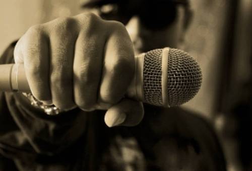 «Μικρόφωνο Ανοιχτό» στην ΠΕΣ: Μια συζήτηση για τη hip hop ως κουλτούρα και καλλιτεχνική έκφραση