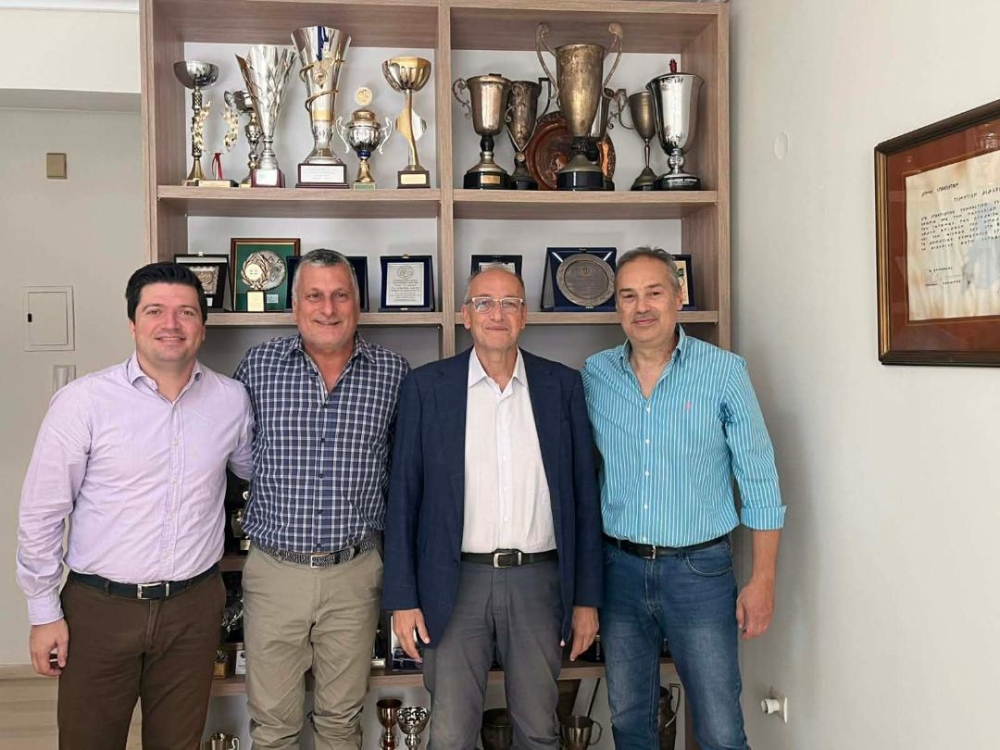 &Sigma;&tau;&eta; &Sigma;&pi;ά&rho;&tau;&eta; &omicron; &pi;&rho;ό&epsilon;&delta;&rho;&omicron;&sigmaf; &tau;&eta;&sigmaf; &Epsilon;&Omicron;&Kappa; &Beta;&alpha;&gamma;&gamma;έ&lambda;&eta;&sigmaf; &Lambda;&iota;ό&lambda;&iota;&omicron;&sigmaf;