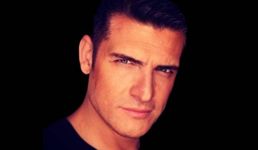 &Mu;&omicron;&upsilon;&sigma;&iota;&kappa;ή &beta;&rho;&alpha;&delta;&iota;ά &gamma;&iota;&alpha; &tau;&eta; &Gamma;&upsilon;&nu;&alpha;ί&kappa;&alpha; &mu;&epsilon; &tau;&omicron;&nu; &Chi;&rho;ή&sigma;&tau;&omicron; &Alpha;&nu;&tau;&omega;&nu;&iota;ά&delta;&eta; &sigma;&tau;&eta; &Sigma;&kappa;ά&lambda;&alpha;