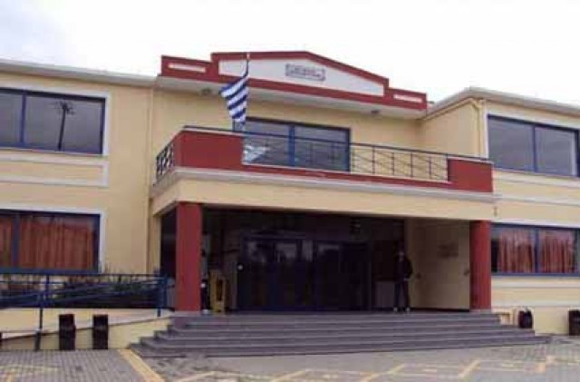 &Alpha;&phi;&alpha;&nu;ί&zeta;&epsilon;&iota; &tau;&omicron; &Tau;&Epsilon;&Iota; &Sigma;&pi;ά&rho;&tau;&eta;&sigmaf; &eta; &nu;έ&alpha; &laquo;&Alpha;&theta;&eta;&nu;ά&raquo;;