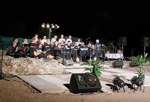 Μελωδίες του Στ. Ξαρχάκου αντήχησαν στο Αρχαίο Θέατρο Γυθείου