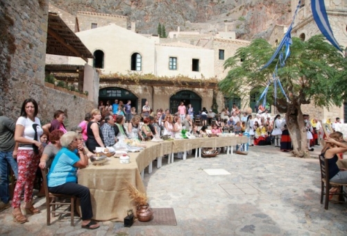 «Επιστροφή στο χωριό» με πρώτο σταθμό τη Μονεμβασιά