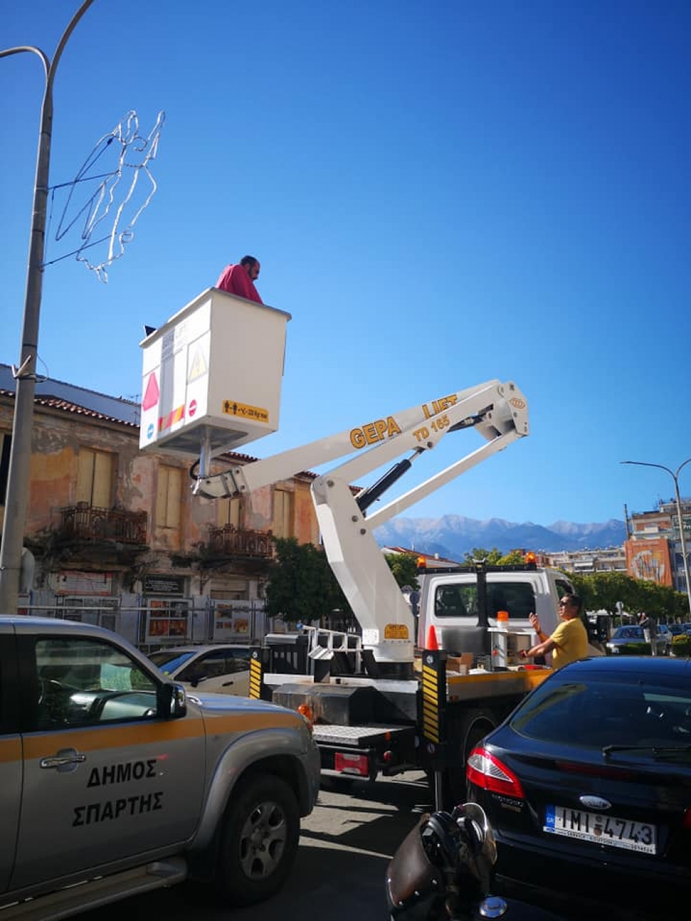 «Μύρισε» Χριστούγεννα στη Σπάρτη