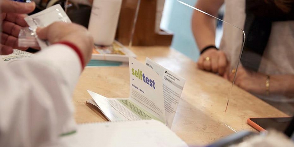 Ξεκινά από τη Δευτέρα η δωρεάν διάθεση self test για όλους τους πολίτες