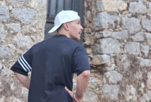 Ο Λ. Πετρούνιας γύρισε στη «δίκη» του Λάγια: Ύμνος στη μανιάτικη καταγωγή του