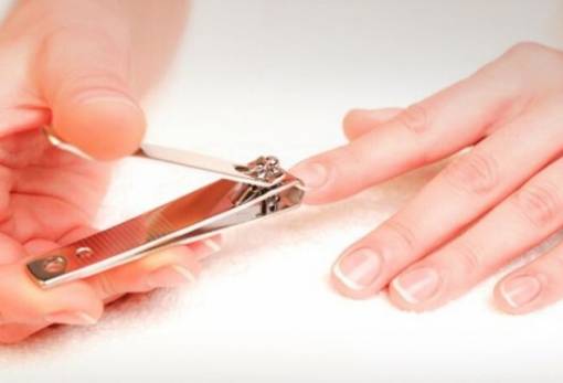 Να τι συμβαίνει αν κόβεις τα νύχια σου πάρα πολύ κοντά