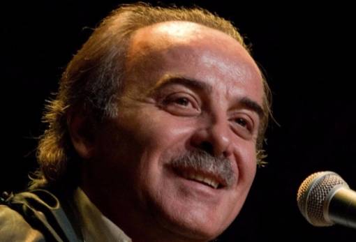 Στου Πολυδρόσου τα μπουζούκια να με πας…