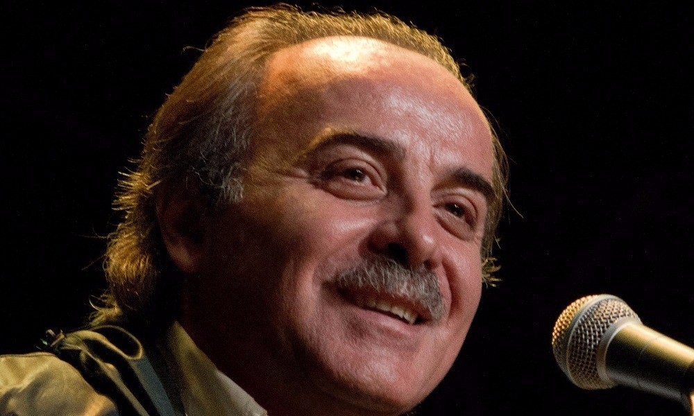 Στου Πολυδρόσου τα μπουζούκια να με πας…