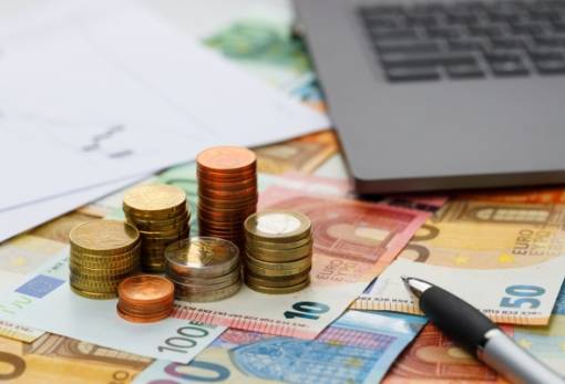 Από τα «έτοιμα» τρώνε οι πολίτες καθώς το εισόδημα δεν φτάνει