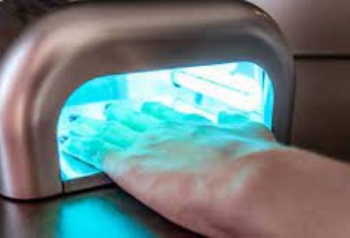 Μανικιούρ: Κίνδυνος καρκίνου από τα «φουρνάκια» νυχιών;