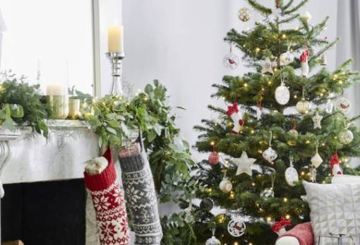 Χριστουγεννιάτικο δέντρο: Το κόλπο του tik tok για να δείχνει πιο πυκνό