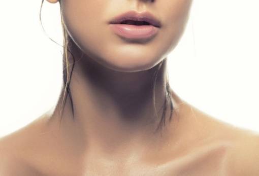 Λαιμός & ντεκολτέ: Τα «μυστικά σημεία» της νεότητας που συχνά ξεχνάμε
