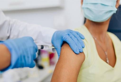 Σε έξαρση κορωνοϊός και γρίπη