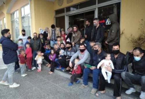 Άστεγοι από Δευτέρα οι μετανάστες του «Sparta Inn»