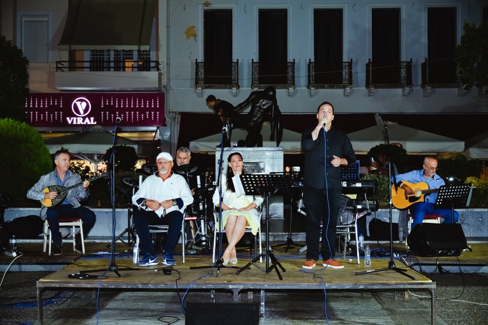 Καθήλωσε το κοινό το αφιέρωμα στον Στ. Καζαντζίδη στη Σπάρτη