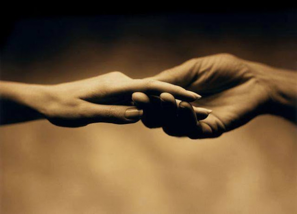 &Omicron; &kappa;&omicron;&rho;&omicron;&nu;&omicron;ϊό&sigmaf; &delta;&epsilon;&nu; &delta;&omicron;&kappa;&iota;&mu;ά&zeta;&epsilon;&iota; &mu;ό&nu;&omicron; &tau;&eta;&nu; &upsilon;&gamma;&epsilon;ί&alpha; &alpha;&lambda;&lambda;ά &kappa;&alpha;&iota; &tau;&iota;&sigmaf; &alpha;&nu;&theta;&rho;ώ&pi;&iota;&nu;&epsilon;&sigmaf; &sigma;&chi;έ&sigma;&epsilon;&iota;&sigmaf;...