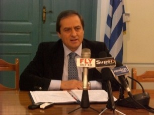 &Sigma;&tau;&omicron; &epsilon;&pi;ί&kappa;&epsilon;&nu;&tau;&rho;&omicron; &tau;&omicron;&upsilon; &pi;&omicron;&lambda;&iota;&tau;&iota;&sigma;&mu;&omicron;ύ &Sigma;&pi;ά&rho;&tau;&eta; &kappa;&alpha;&iota; &Mu;&upsilon;&sigma;&tau;&rho;ά&sigmaf;