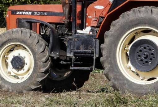 Παράταση μεταβίβασης και έκδοσης άδειας κυκλοφορίας για τρακτέρ