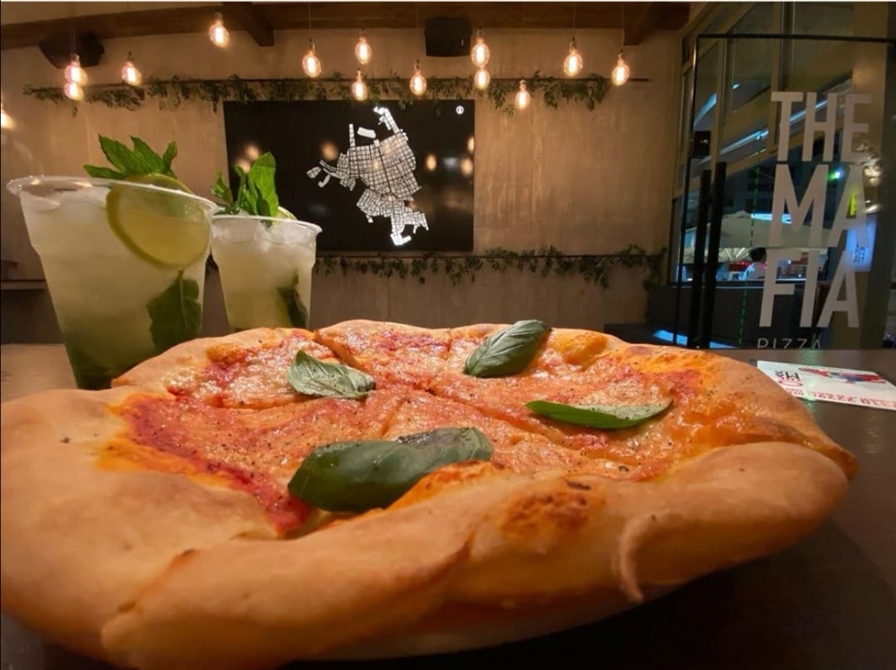 THE MAFIA. Ένα casual food bar για όλες τις ώρες