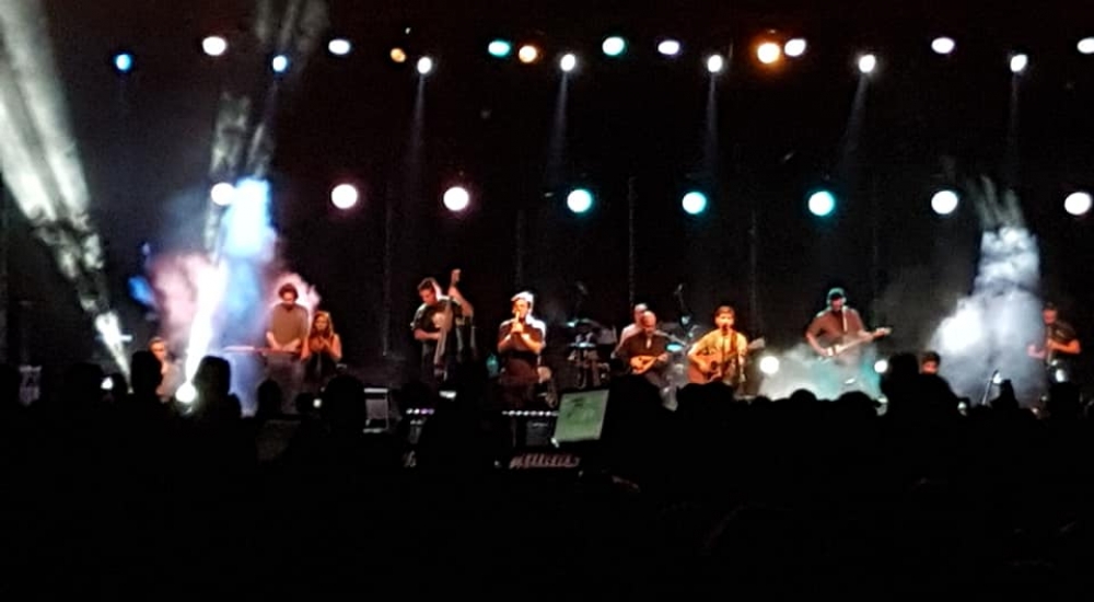 Αποθέωση για Μάλαμα-Παπακωνσταντίνου στη συναυλία τους στη Σκάλα!