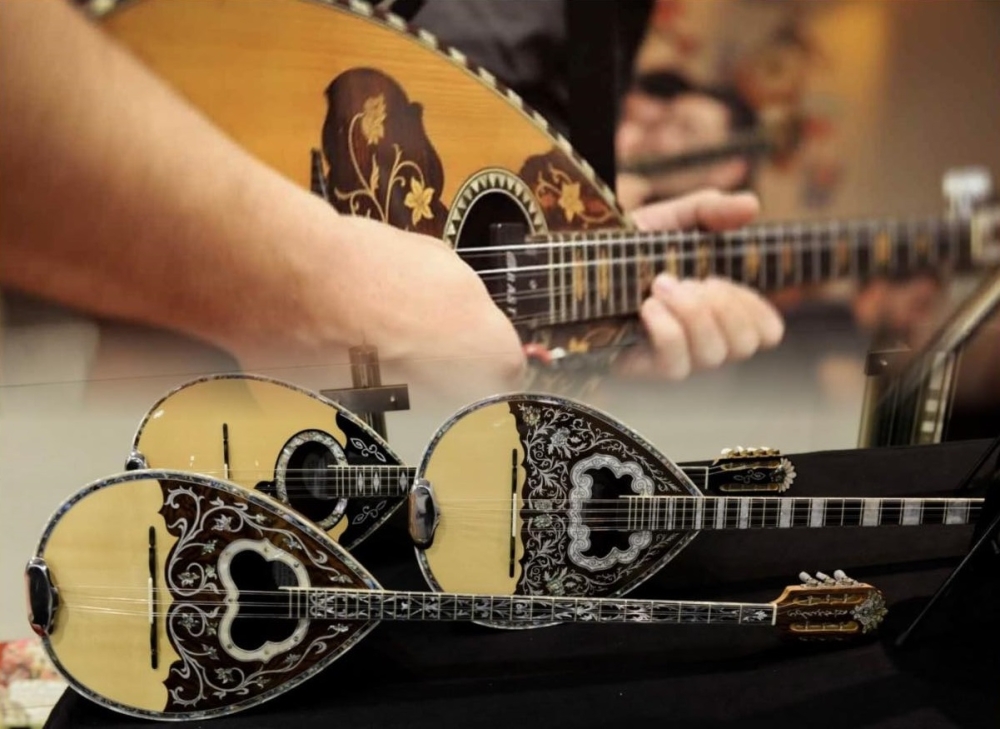 Το μπουζούκι «μιλάει» σε μια αυθεντική λαϊκή βραδιά στο Δαφνί