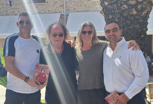 Παίζουν μπάλα…