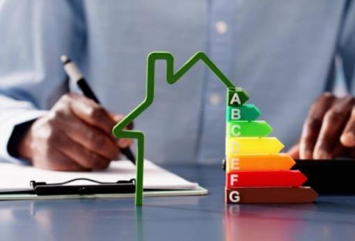 Παράταση έως το τέλος του 2025 για τα προγράμματα «Εξοικονομώ»