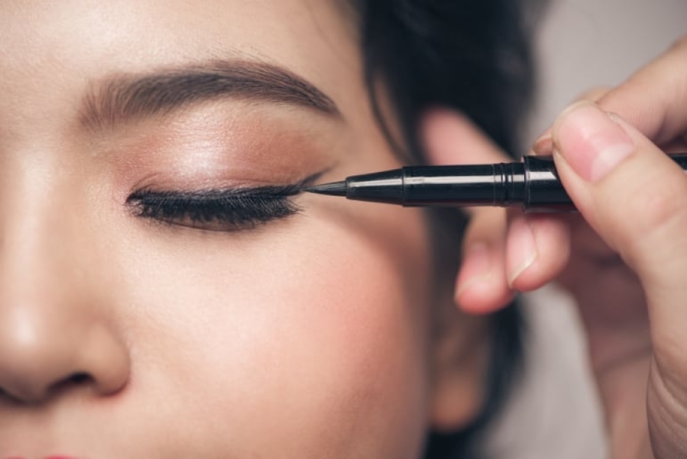 3 tips &gamma;&iota;&alpha; &nu;&alpha; &mu;&eta;&nu; &mu;&omicron;&upsilon;&nu;&tau;&zeta;&omicron;&upsilon;&rho;ώ&nu;&epsilon;&sigma;&alpha;&iota; &mu;&epsilon; &tau;&omicron; eyeliner