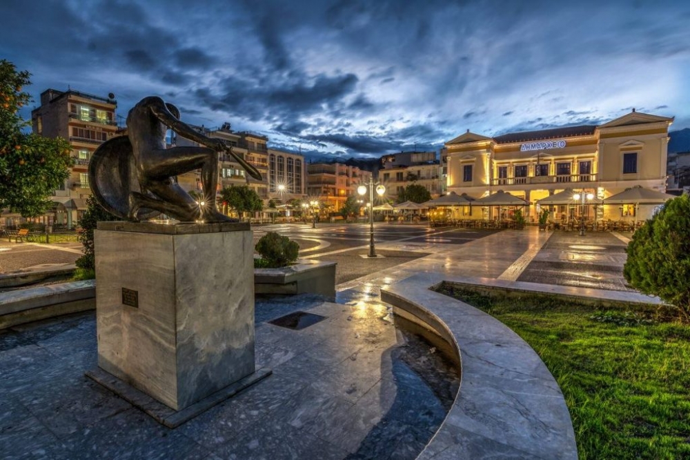 &Eta; &Sigma;&pi;ά&rho;&tau;&eta; &alpha;&nu;&epsilon;&rho;&chi;ό&mu;&epsilon;&nu;&eta; &delta;ύ&nu;&alpha;&mu;&eta; &sigma;&tau;&omicron;&nu; &Tau;&omicron;&upsilon;&rho;&iota;&sigma;&mu;ό &Pi;ό&lambda;&epsilon;&omega;&nu;