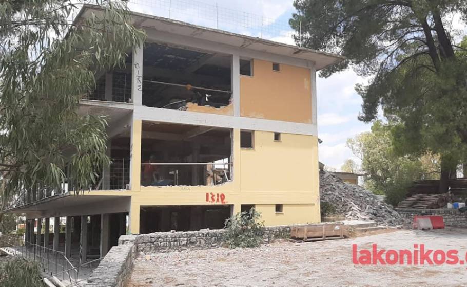 &Alpha;&pi;&epsilon;&nu;&tau;ά&chi;&theta;&eta;&kappa;&epsilon; &tau;&omicron; έ&rho;&gamma;&omicron; &tau;&omicron;&upsilon; &Xi;&epsilon;&nu;ί&alpha; &Sigma;&pi;ά&rho;&tau;&eta;&sigmaf; &alpha;&pi;ό &tau;&eta; &chi;&rho;&eta;&mu;&alpha;&tau;&omicron;&delta;ό&tau;&eta;&sigma;&eta;