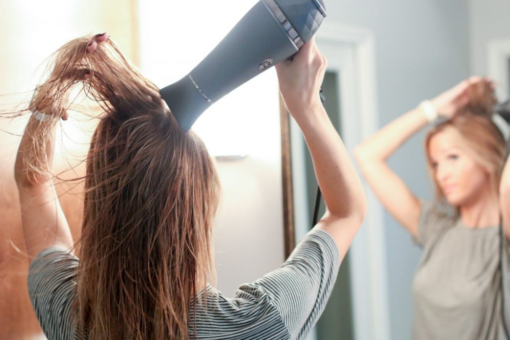 &Sigma;&tau;&epsilon;&gamma;&nu;ώ&nu;&epsilon;&iota;&sigmaf; &mu;&alpha;&lambda;&lambda;&iota;ά &sigma;&omicron;&upsilon; &mu;&epsilon; &tau;&omicron; &pi;&iota;&sigma;&tau;&omicron;&lambda;ά&kappa;&iota;; &Tau;&iota; &pi;&rho;έ&pi;&epsilon;&iota; &nu;&alpha; &pi;&rho;&omicron;&sigma;έ&chi;&epsilon;&iota;&sigmaf;