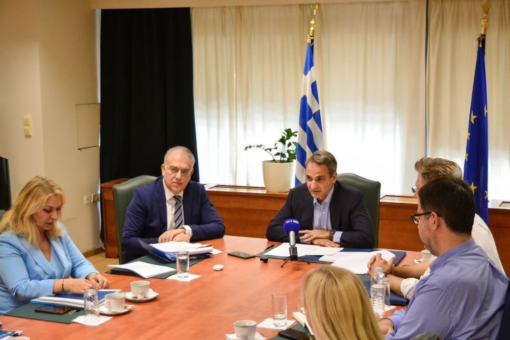 &Theta;&alpha; &zeta;&eta;&tau;ή&sigma;&epsilon;&iota; &alpha;&pi;ό &tau;&iota;&sigmaf; &epsilon;&tau;&alpha;&iota;&rho;&epsilon;ί&epsilon;&sigmaf; &nu;&alpha; &mu;&epsilon;&iota;ώ&sigma;&omicron;&upsilon;&nu; &tau;&iota;&mu;έ&sigmaf; &omicron; &Theta;&epsilon;&omicron;&delta;&omega;&rho;&iota;&kappa;ά&kappa;&omicron;&sigmaf;