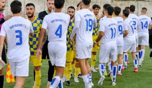 Καλεί σε συζήτηση με διακύβευμα τη στήριξη ο Πανγυθεατικός