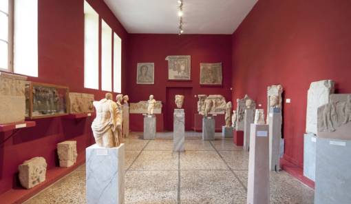 &Mu;&omicron;&upsilon;&sigma;&epsilon;ί&alpha; &kappa;&alpha;&iota; &mu;&omicron;&upsilon;&sigma;&epsilon;&iota;&alpha;&kappa;&omicron;ί &chi;ώ&rho;&omicron;&iota; &tau;&eta;&sigmaf; &Sigma;&pi;ά&rho;&tau;&eta;&sigmaf;