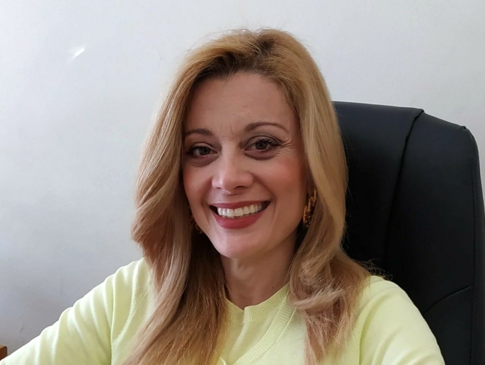 &Eta; &Mu;&alpha;&nu;&iota;ά&tau;&iota;&sigma;&sigma;&alpha; &Sigma;&tau;. &Pi;&alpha;&pi;&alpha;&delta;ό&gamma;&gamma;&omicron;&nu;&alpha; &pi;&rho;ό&epsilon;&delta;&rho;&omicron;&sigmaf; &tau;&omicron;&upsilon; &Tau;&alpha;&mu;&epsilon;ί&omicron;&upsilon; &Pi;&alpha;&rho;&alpha;&kappa;&alpha;&tau;&alpha;&theta;&eta;&kappa;ώ&nu; &amp; &Delta;&alpha;&nu;&epsilon;ί&omega;&nu;