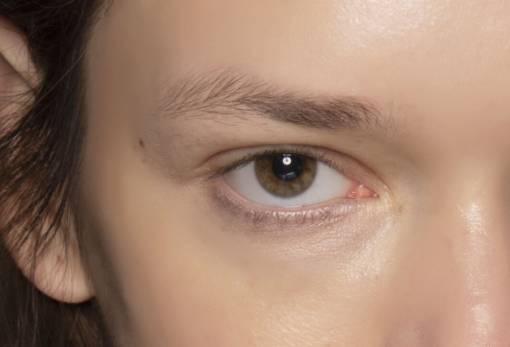 2 τρόποι για να πεις αντίο στα αραιά φρύδια